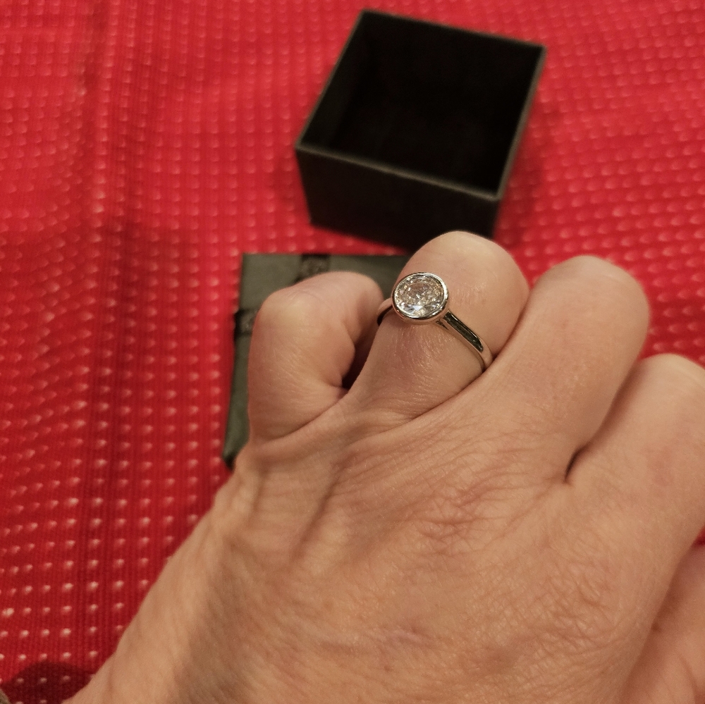 Engagement ring CZ bezel set - Picture 7 of 9
